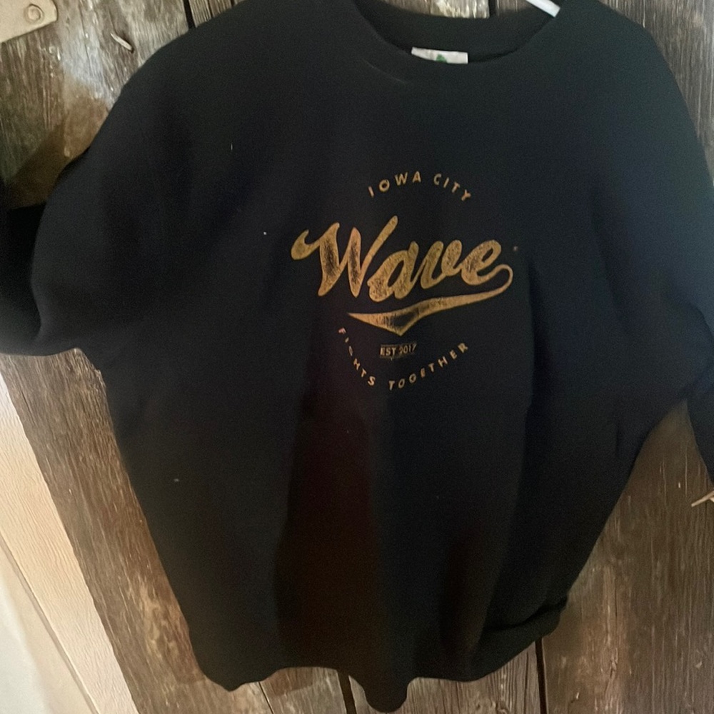 Iowa “Wave” Black crewneck